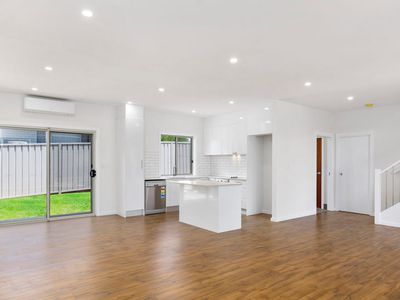 219 Waples Road, Farmborough Heights