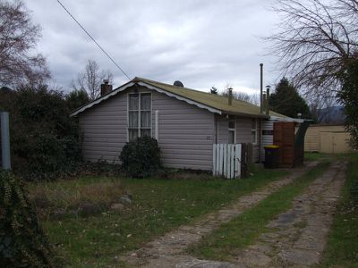 21 Freeburgh Avenue, Mount Beauty