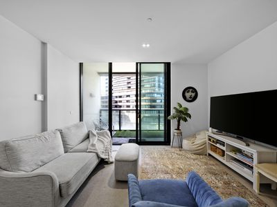 3B / 9 Waterside Place, Docklands