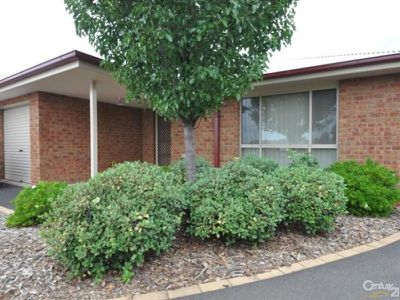 11 / 5 John Brass Place, Dubbo