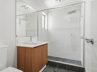 15 Montague Gra, Bushmead