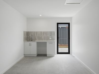 1 / 67 Parkfield Drive, Youngtown