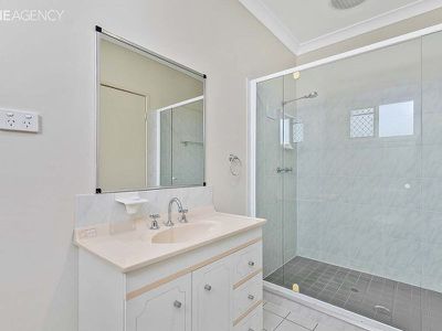 10 Senorita Parade, Urangan