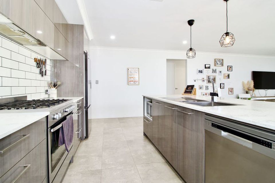 11 Winderie Road , Golden Bay