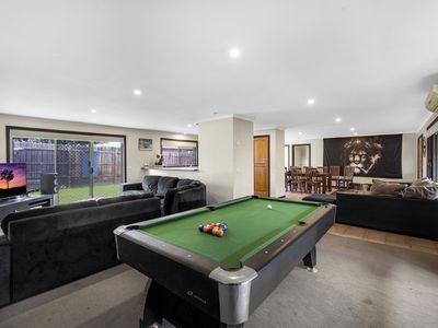 5 Rowen Court, Cranbourne North