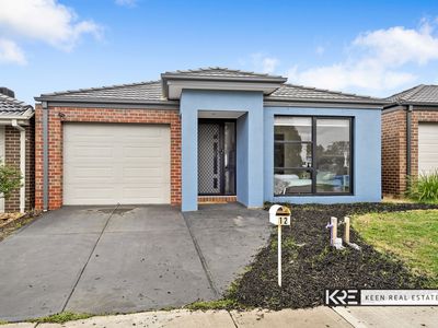 12 Spearwood Rise, Cranbourne West