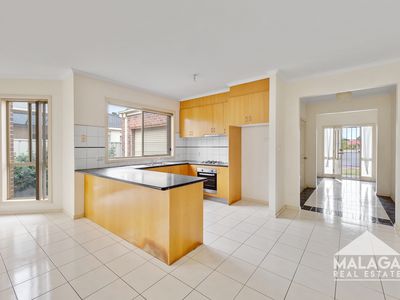 7 Loddon Place, Caroline Springs