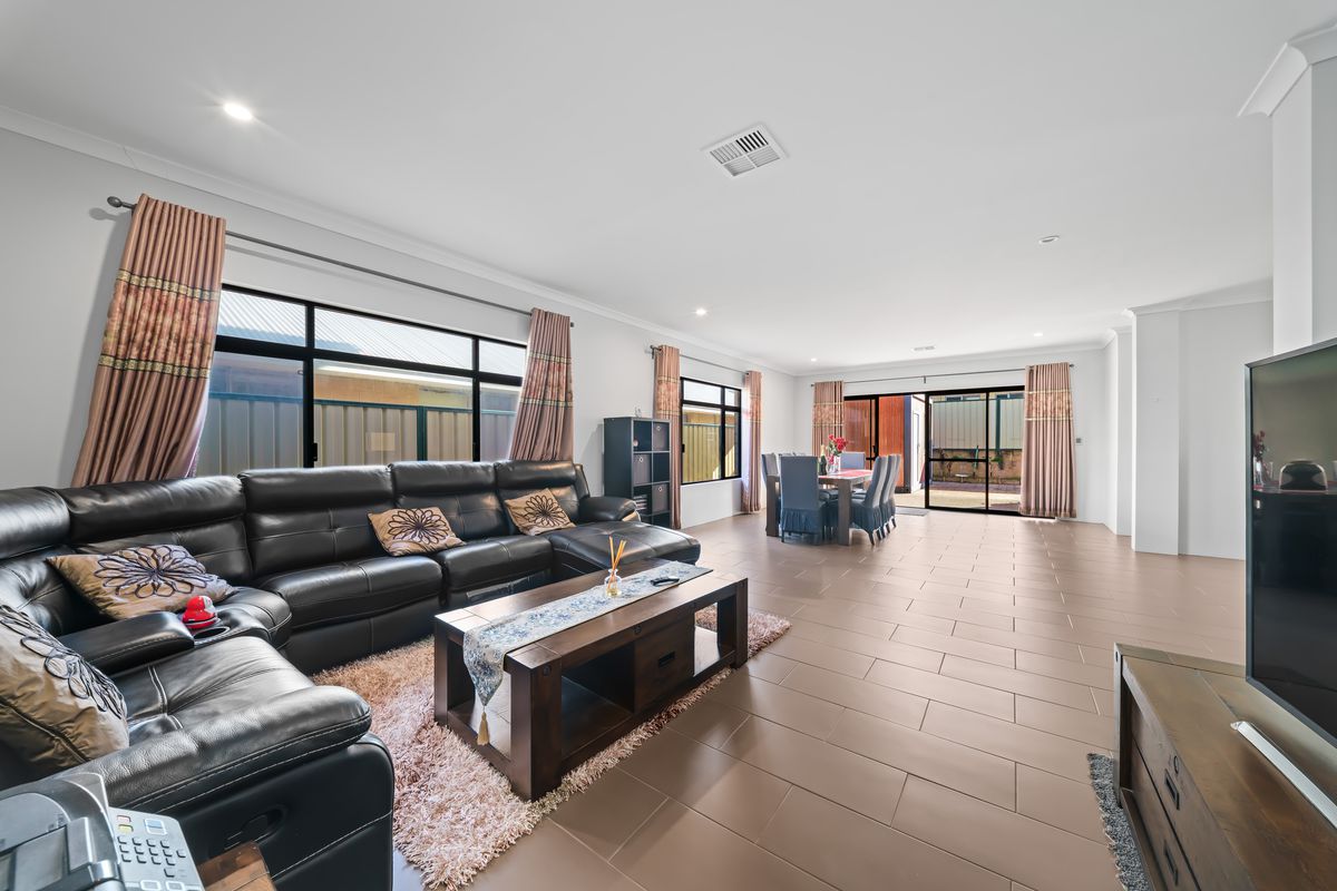 13 Eucalyptus Drive, Hammond Park