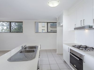 13 / 88 Henderson Road, Crestwood