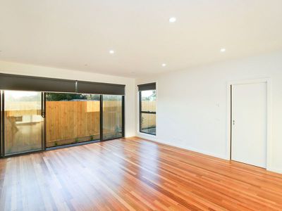 3/4 Dickens Street, Heidelberg Heights