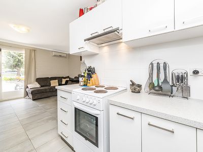 2 / 24 Baldwin Street, Como