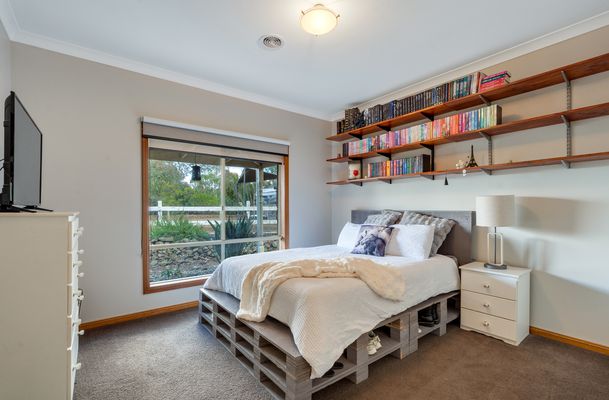 10 The Ridge, Oaklands Junction