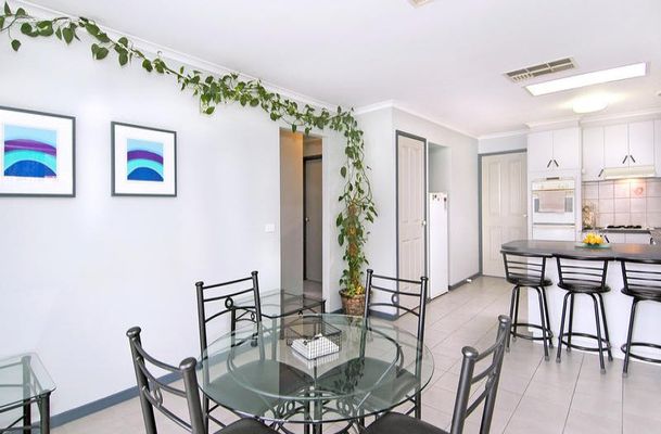 16 Manuka Place, Meadow Heights