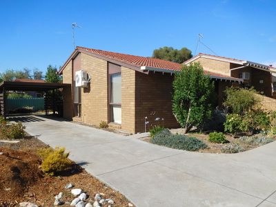 11 / 15 Begg Street, Horsham