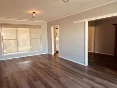 10 White Street, Finley