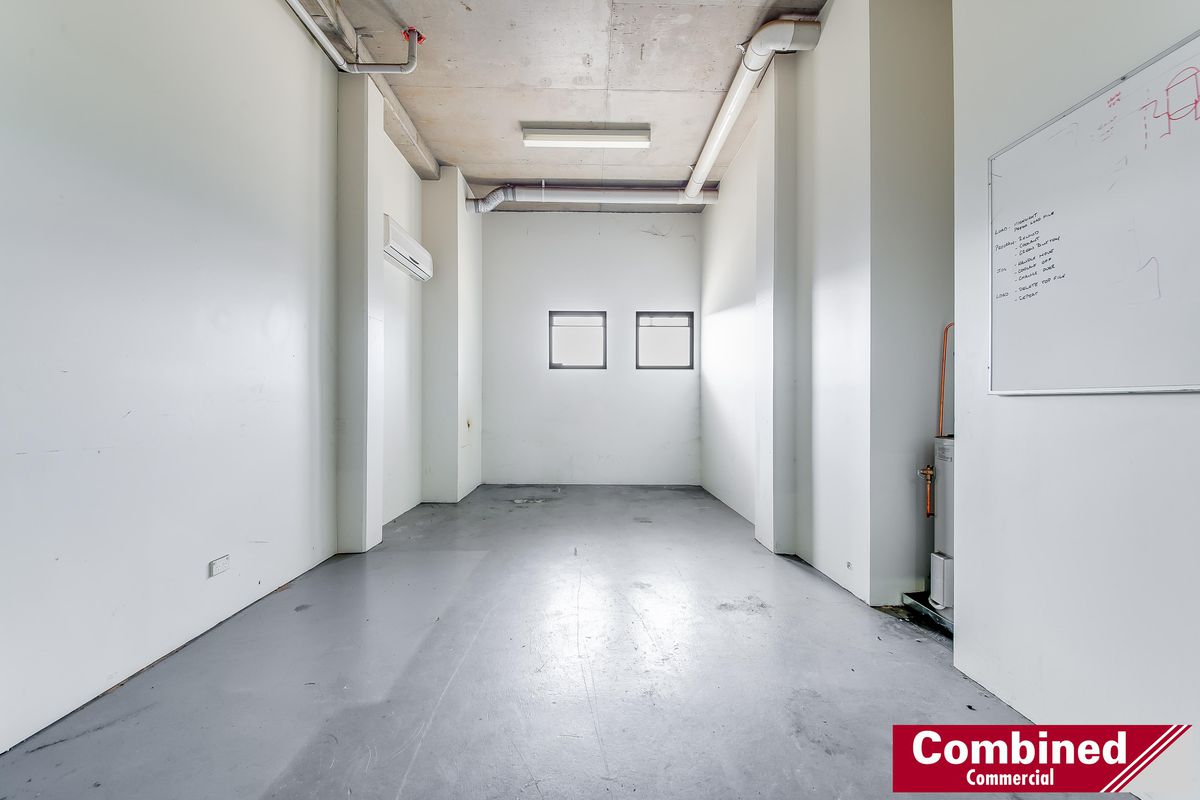 1 / 16 Porrende Street, Narellan