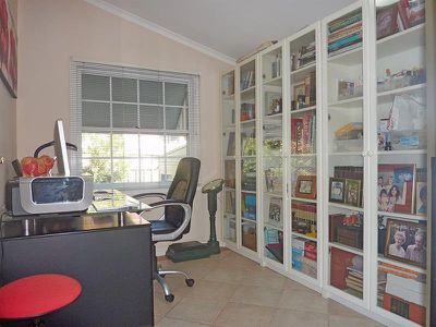 16 Stoney Creek Rd, Beverly Hills