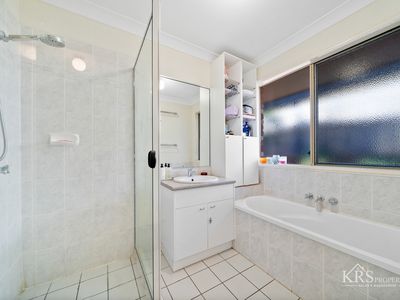 77 Gawain Drive, Ormeau