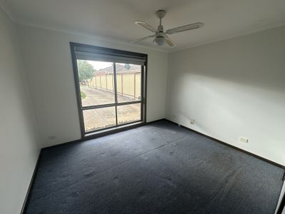 2 / 75 Silvereye Crescent, Werribee