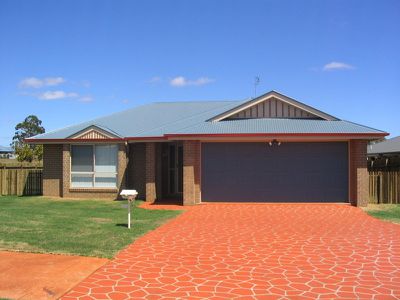 34 Nioka Drive, Highfields