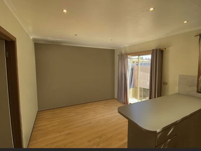 4 / 61 Ballan Road, Werribee