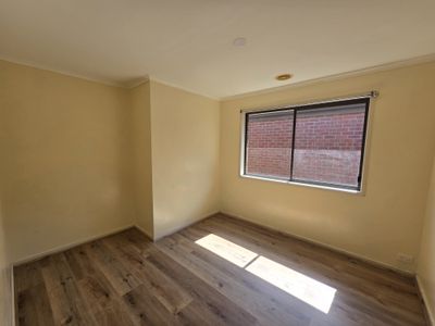 42 Edmund Drive, Tarneit