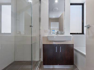 2 / 61 Endeavour Circuit, Cannonvale