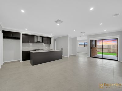 7 Earlville Street, Manor Lakes