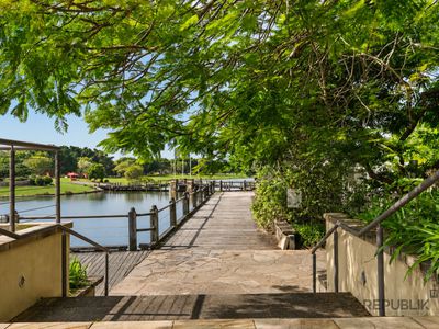 4 / 600 GLADES DRIVE, Robina