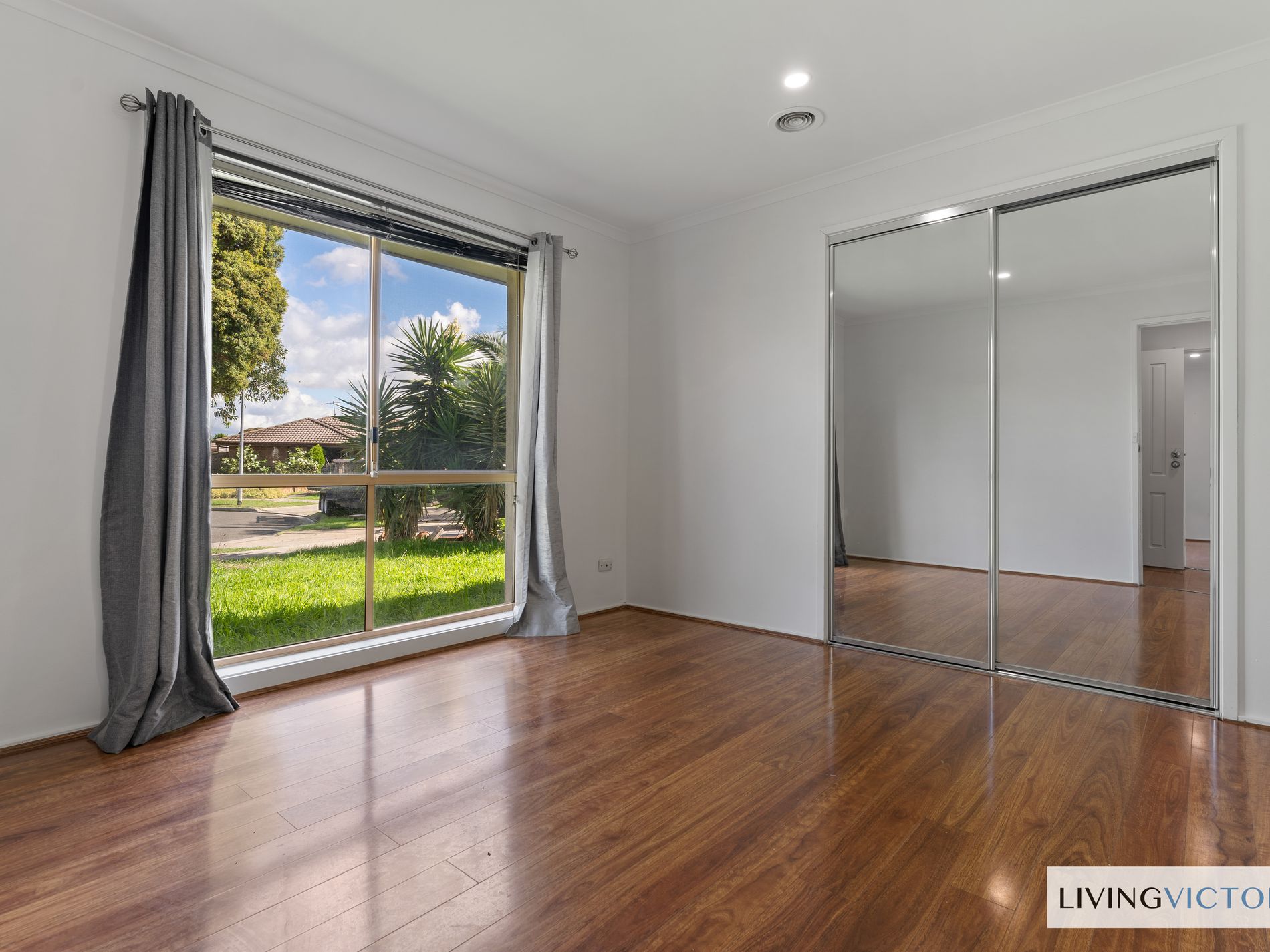 4 Walsh Court, Mill Park