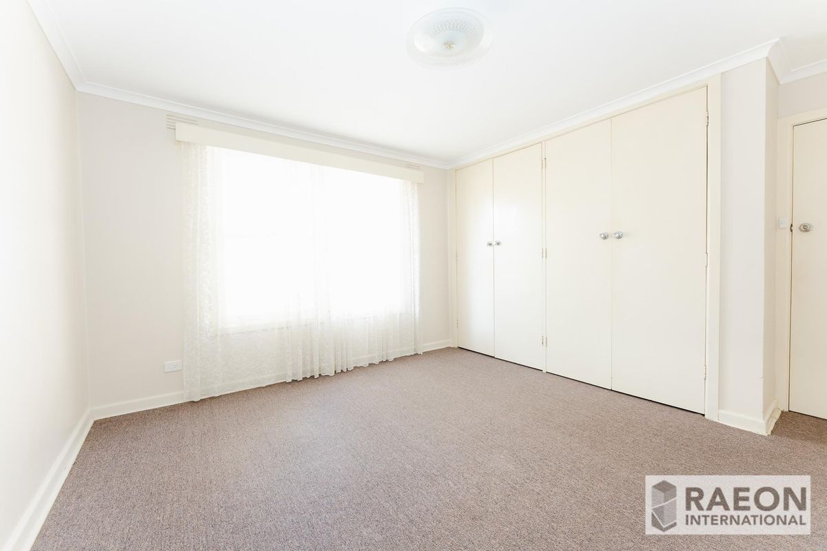 2/12 Pine Way, Doncaster East