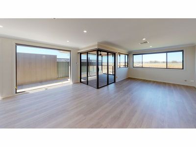 24 Waterfall Crescent, Dubbo