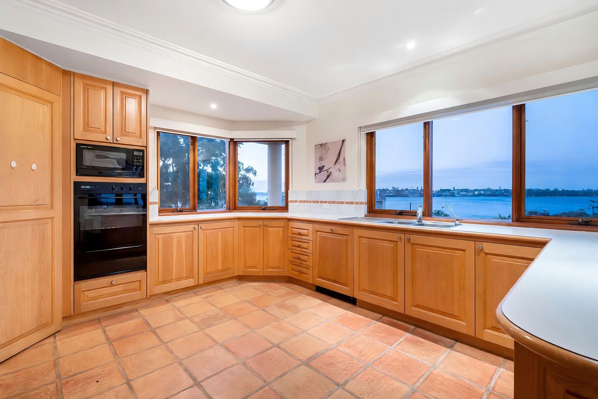 6 Moreing Road, Attadale