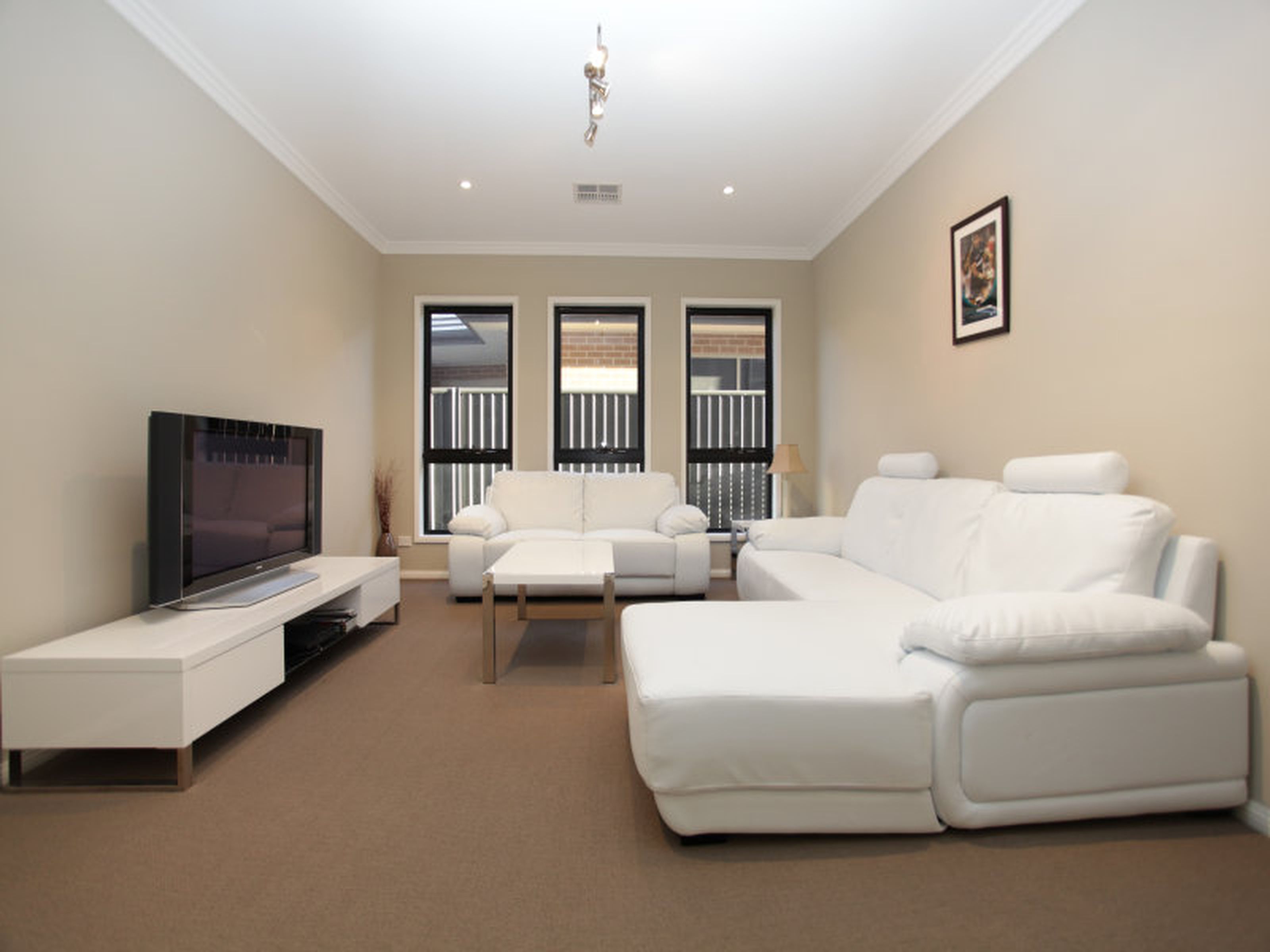 30 Bangalla Parade, GLENMORE PARK