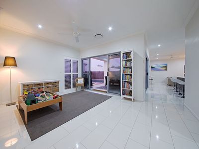 35 Margaret Cres, Wakerley