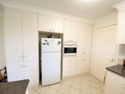 2 / 52 Mountford Crescent, East Albury