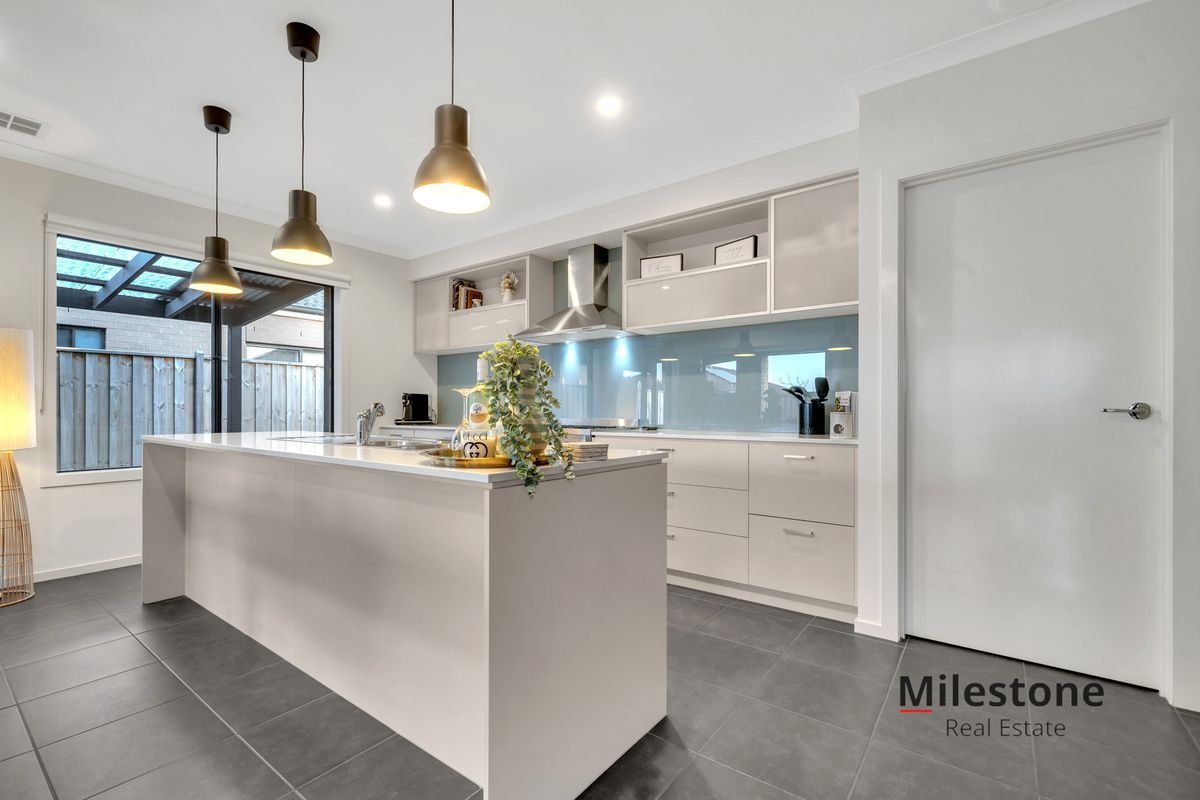 18 Clamoroso Drive, Clyde North