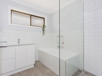 6 Wattle Drive, Heathcote