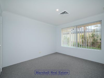 26 Tableland Way, Carramar