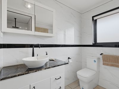 2 / 25 Walkers Avenue, Newnham