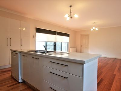 1 / 52 Mount Street, Glen Waverley