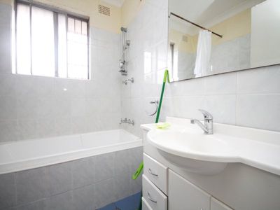 9 Taylor Street, Lakemba