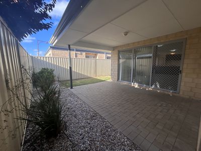 17 Pinot Loop, Pearsall
