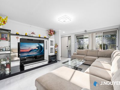 32 Gregorace Place, Bonnyrigg