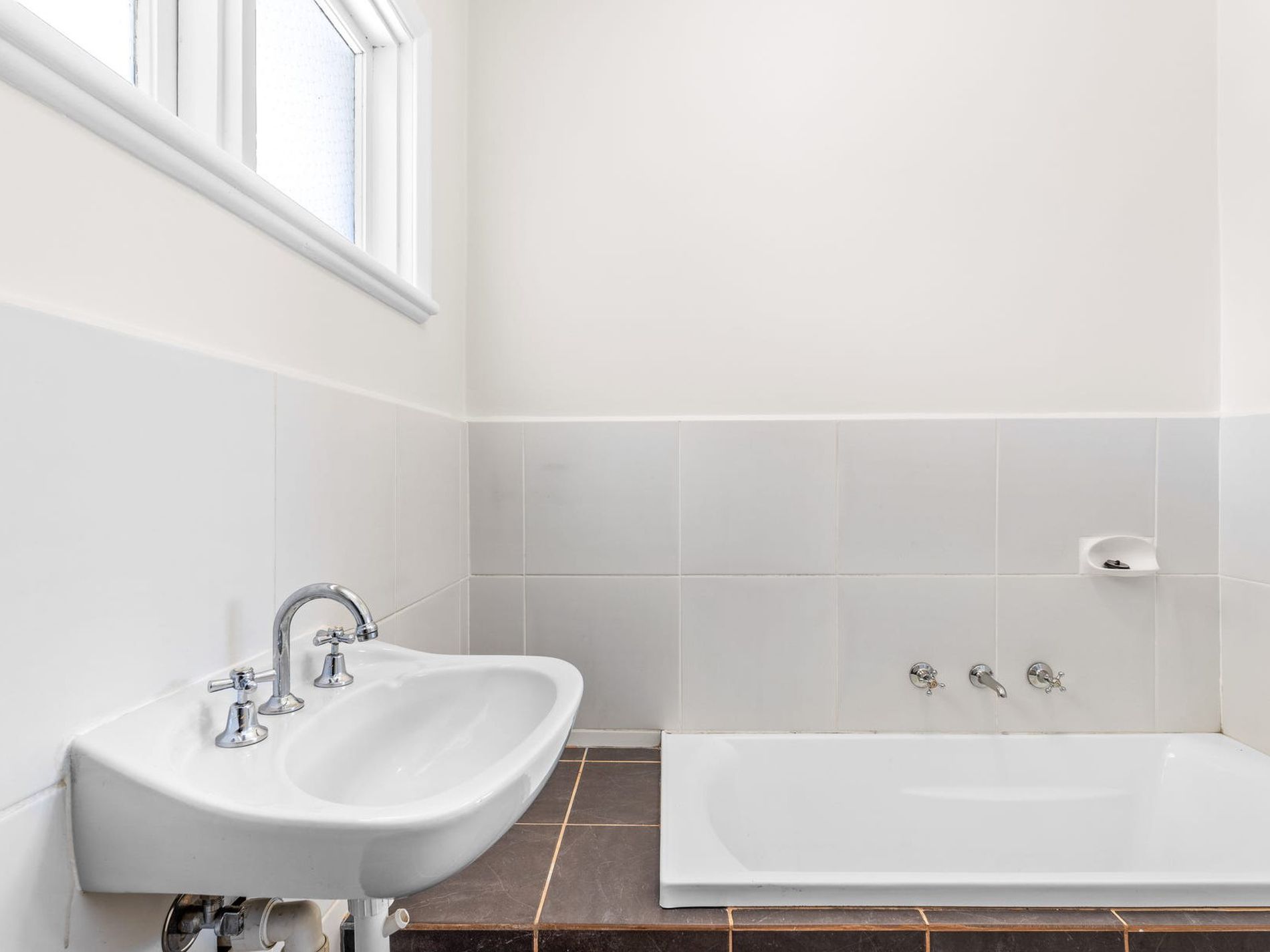 83 Market Road , Werribee