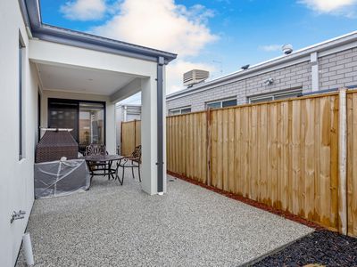 43 Pickering Crescent, Lara