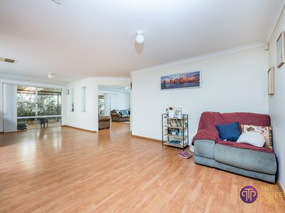 18 Santa Barbara Parade, Quinns Rocks