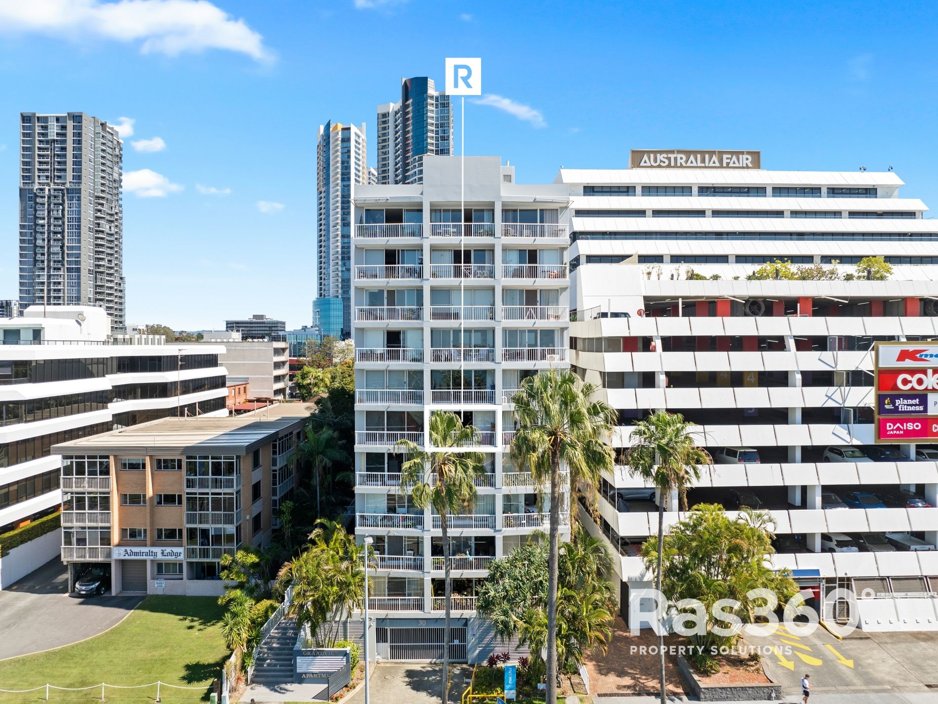 25 / 30 Marine Parade, Southport