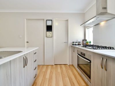 2 Tide Way , Singleton