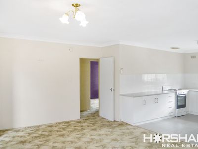 2 / 5 Schwarz Avenue, Horsham